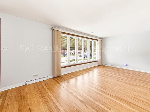 3rd image of 5144 S Melvina Ave