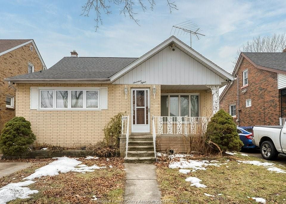 1st image of 1715 Alexis Rd