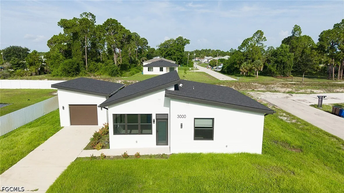 3 bed, 2.0 bath, 1186 sqft, $1,800 — Photo 1