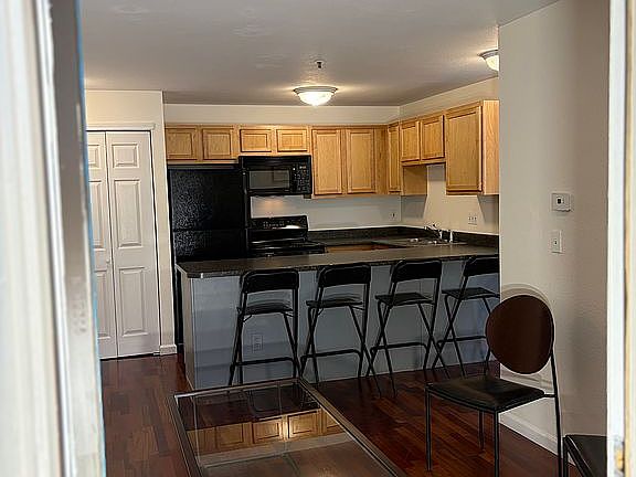 5th image of 1405 Broadway APT 102