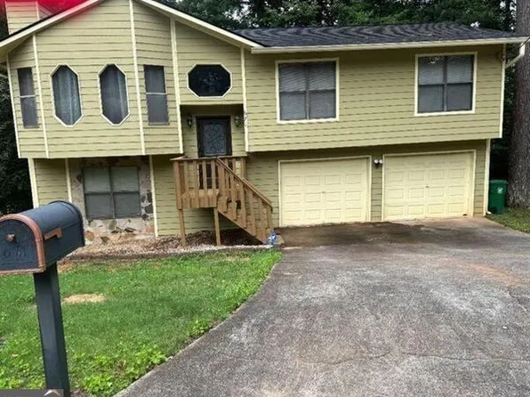 671 Pepperwood Trl, Stone Mountain, GA 30087