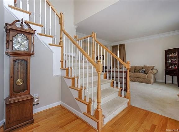 4th image of 112 Castle Tower Ln