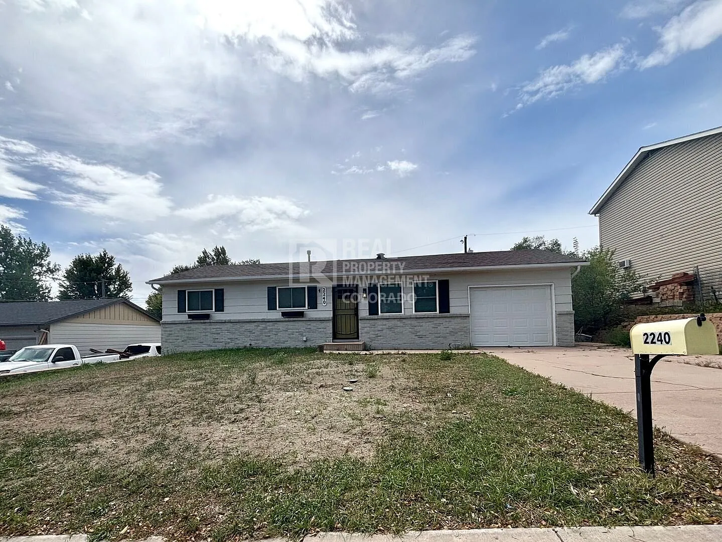 Welcome Home to Comfort & Convenience! — Photo 2