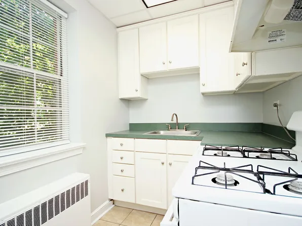 32 University Cir, Charlottesville, VA