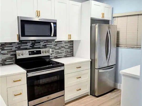3605 S Ocean Blvd APT 210, South Palm Beach, FL 33480