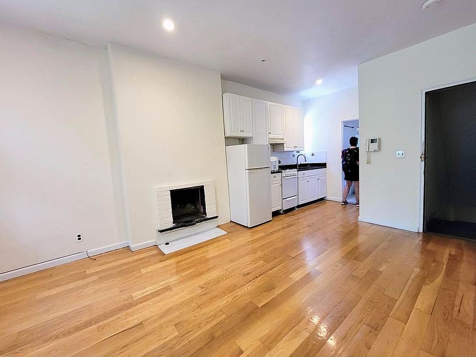 2nd image of 309 E 37th St #2P