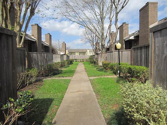 4th image of 13720 Hollowgreen Dr #73