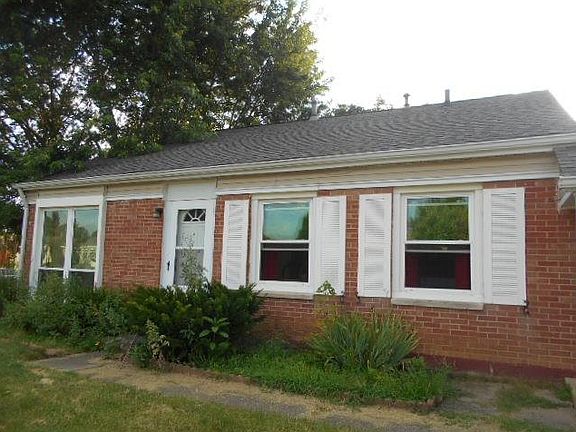 2nd image of 512 Richard Dr