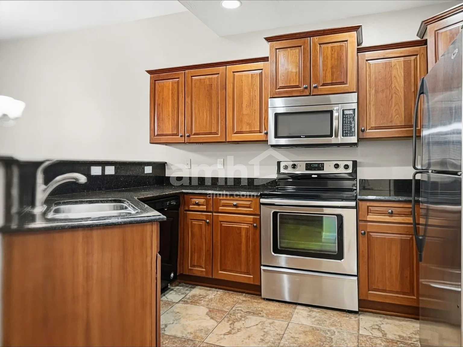 3 bed, 2.5 bath, 1284 sqft, $1,815 — Photo 4