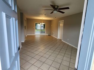 21414 SW Honeysuckle St, Dunnellon, FL 34431