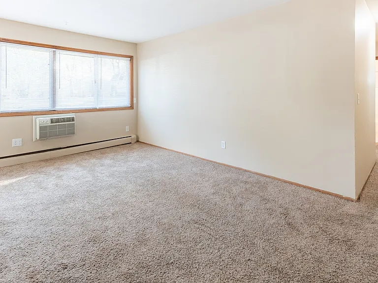 5851 2nd St NE — Photo 4