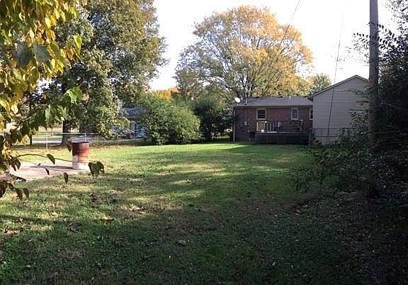 4th image of 503 N Hillcrest Dr