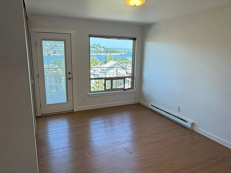 2210 Yale Ave E — Photo 12
