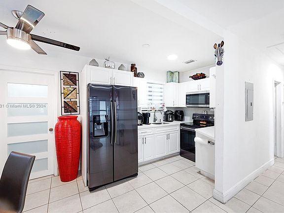 5th image of 12525 NW 18th Ct