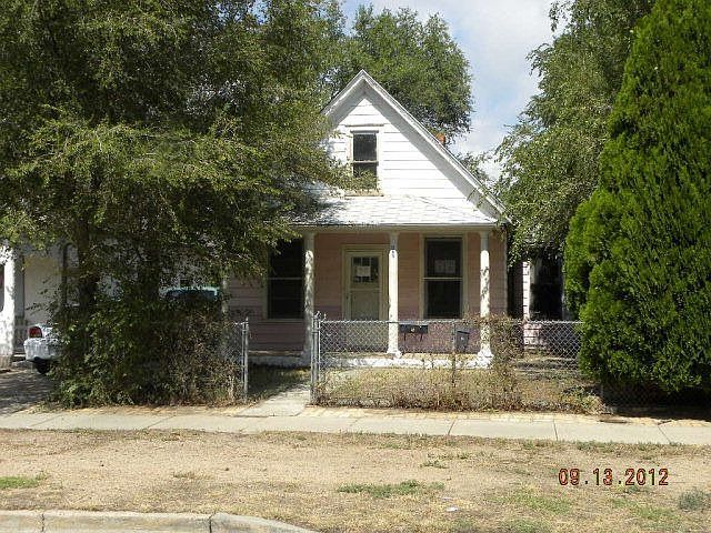 2nd image of 813 E 2nd St