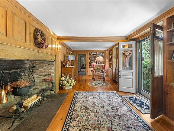 4th image of 112 Farm Rd