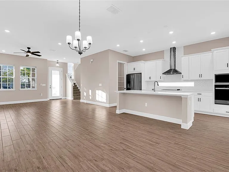 10205 Pearson Ave — Photo 3
