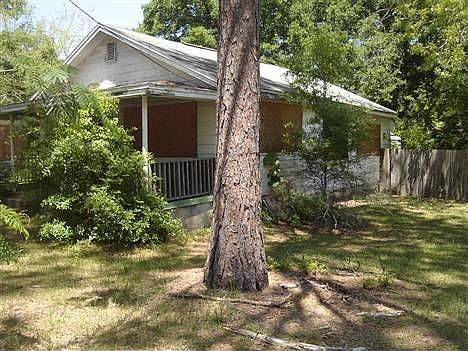 2nd image of 810 Brent Dr