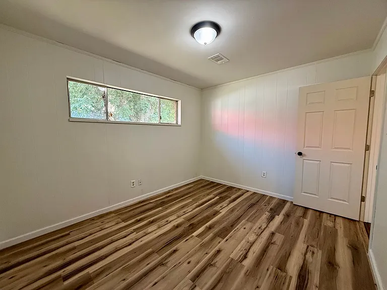 300 Olive St — Photo 28