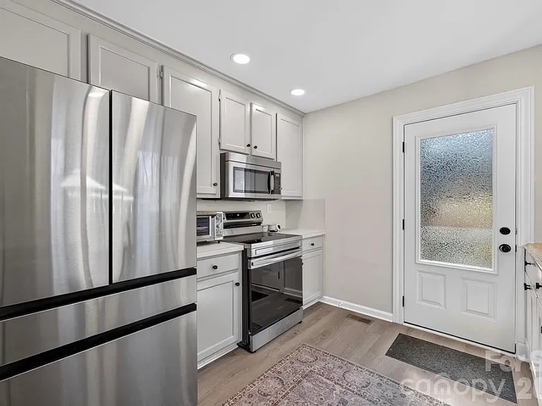 1665 Sherwood Ct — Photo 19