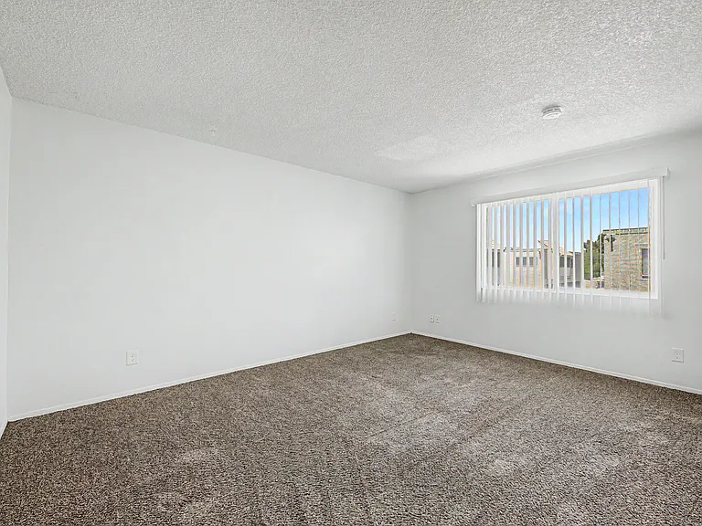 5905 N 48th Ave — Photo 18