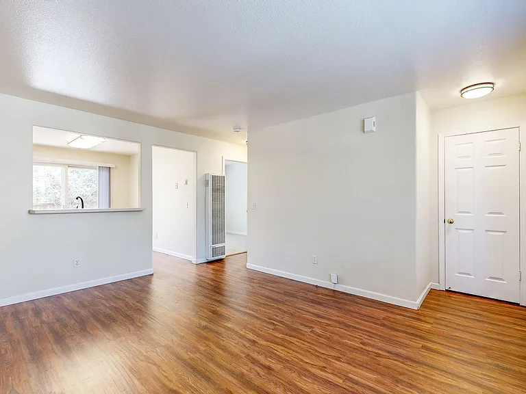 1211 Hidden Creek Pl — Photo 4