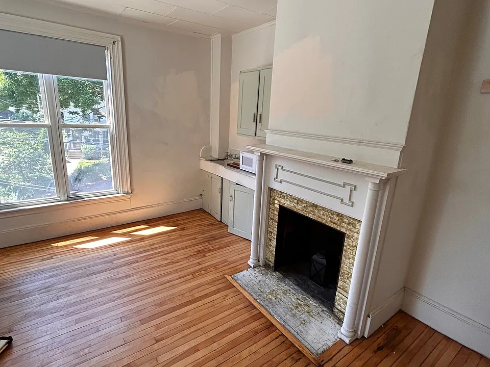 8 Walker St #11