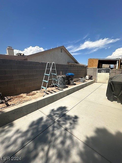 2nd image of 6421 Starcrest Dr