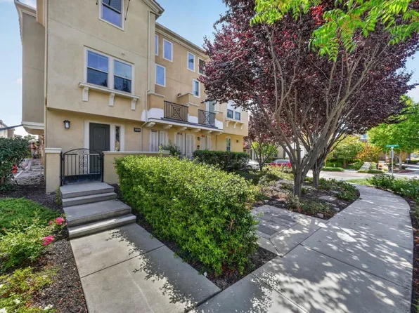 318 Expedition Ln, Milpitas, CA 95035