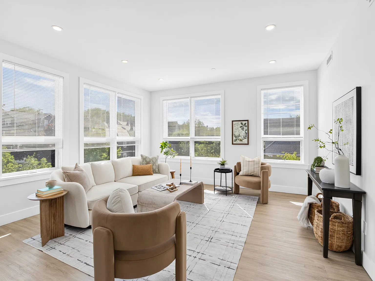2 bed, 1291 sqft, $4,300 — Photo 1