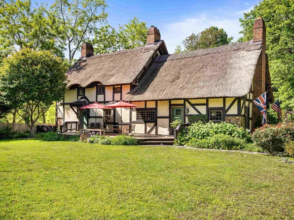 950 W Beverley St, Staunton, VA 24401