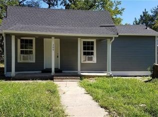 300 Morgan St, Bonham, TX 75418