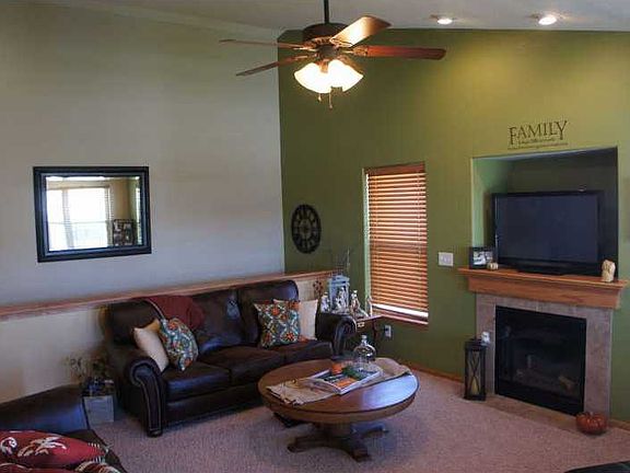 5th image of 205 N Sunset Dr