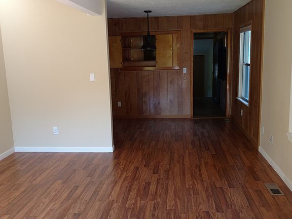 2nd image of 824 Federal St