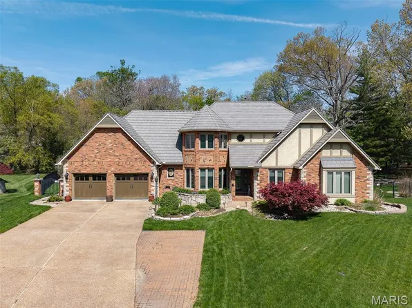 7 Amersham Ct, Glen Carbon, IL 62034