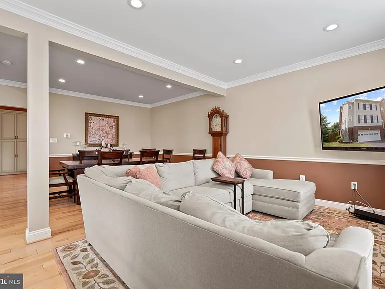 670 McLeary Sq SE — Photo 6