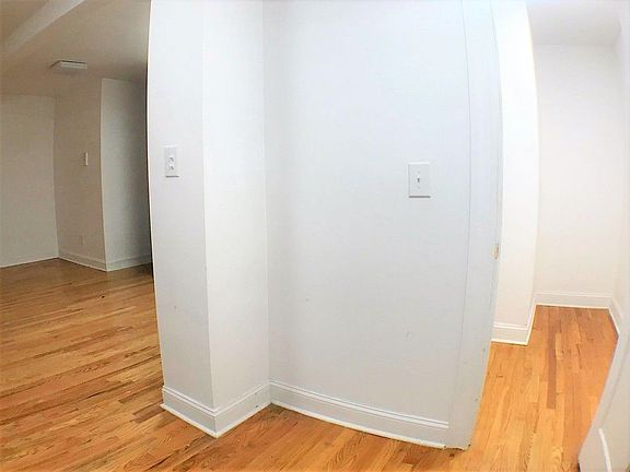 4th image of 33 Crooke Ave APT 1E
