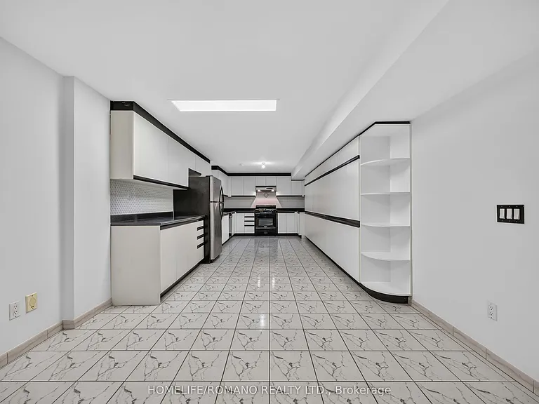 61 Gas Light Cres #BASEMENT — Photo 17