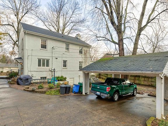 4th image of 1900 Griffith Pl W