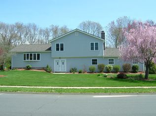 17 Rustic Oak Dr, Southington, CT 06489