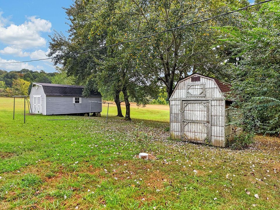 10th image of 1886 Lewis Rd