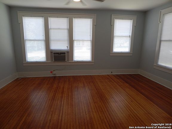 2nd image of 1120 W Woodlawn Ave APT 2