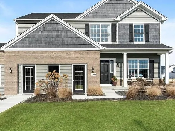 25 Levanno Dr, Crown Point, IN 46307