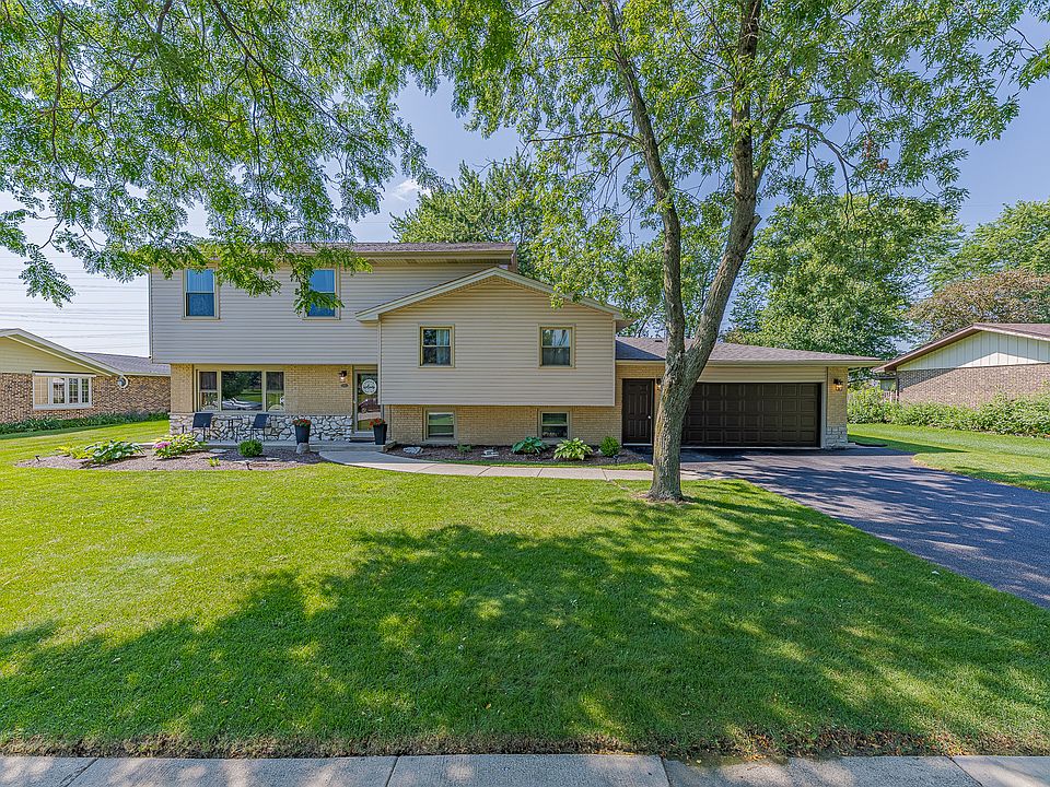 1st image of 220 Pfaff Dr