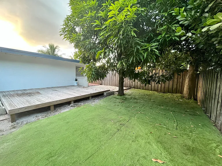 920 SW 29th Way #2/1 — Photo 22