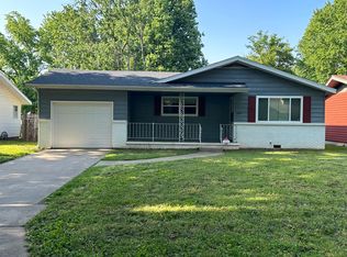 1449 E Crestview St, Springfield, MO 65804