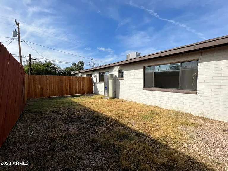 453 W University Dr — Photo 17