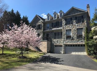 5682 Clouds Mill Dr, Alexandria, VA 22310