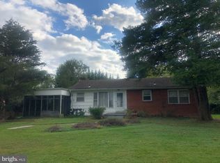 7000 Garrett Rd, Derwood, MD 20855