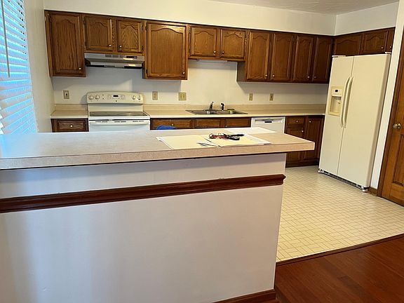 3rd image of 1821 Tuxworth Ave #1